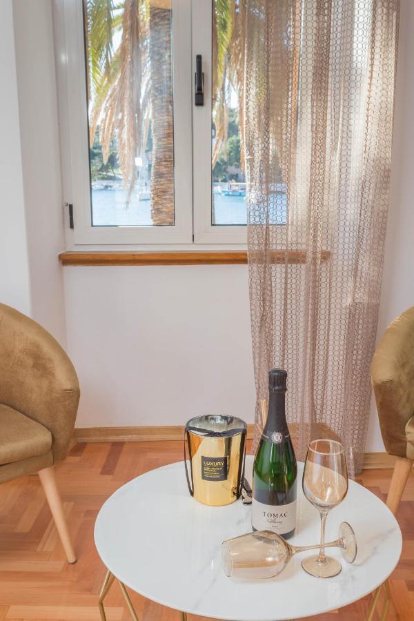 Deluxe Dreamy Room In The Center Of Hvar With Sea View Hvar Town Eksteriør bilde