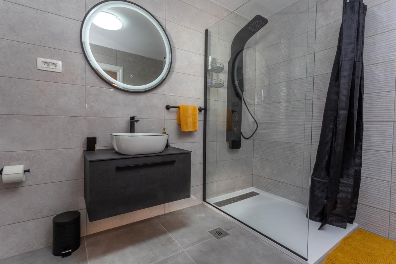 Deluxe Dreamy Room In The Center Of Hvar With Sea View Hvar Town Eksteriør bilde