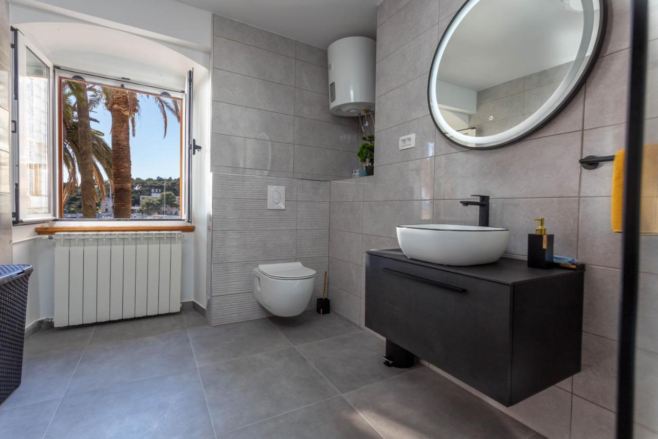 Deluxe Dreamy Room In The Center Of Hvar With Sea View Hvar Town Eksteriør bilde