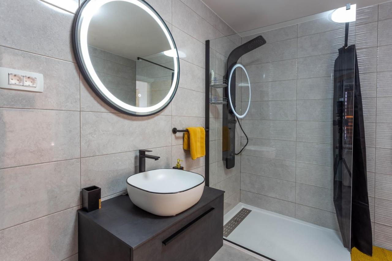 Deluxe Dreamy Room In The Center Of Hvar With Sea View Hvar Town Eksteriør bilde